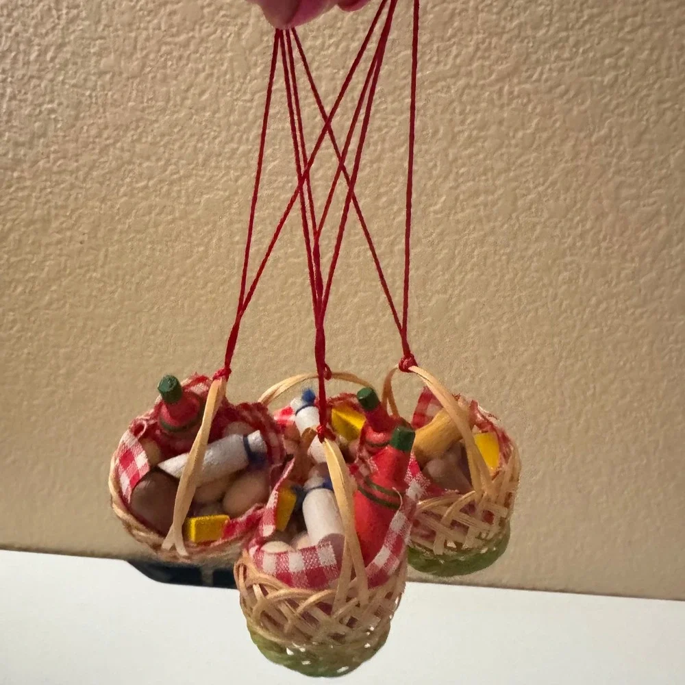 4 Vintage Steinbach Volkskunst Mini 1980's Picnic Basket Ornaments Germany